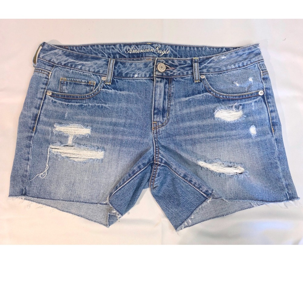 American Eagle Distressed Denim Shorts Light Wash Raw Hem Womens 14